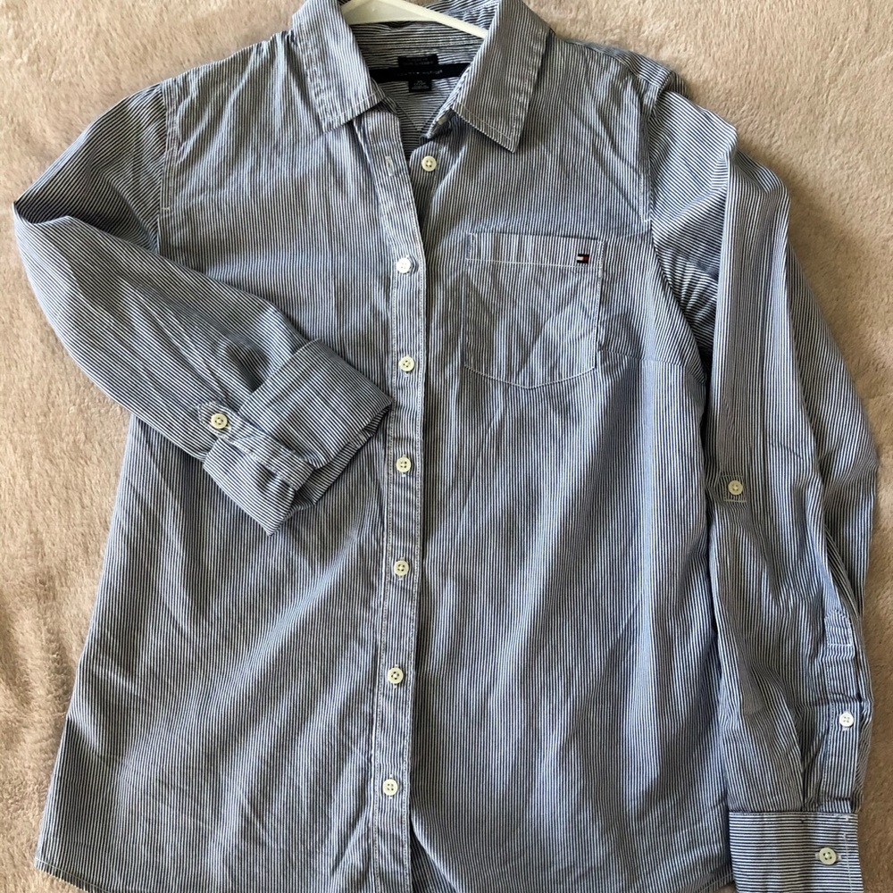 🚨Sale🚨 4 for $35 Tommy Hilfiger Shirt 💙